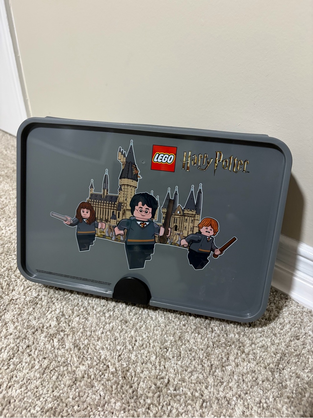 LEGO Harry Potter Gray Carrying Case with Hogwarts Minifigure Graphics